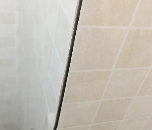 托克托瓷砖空鼓维修公司分享阳台瓷砖脱落的修复过程可以分为以下几个步骤